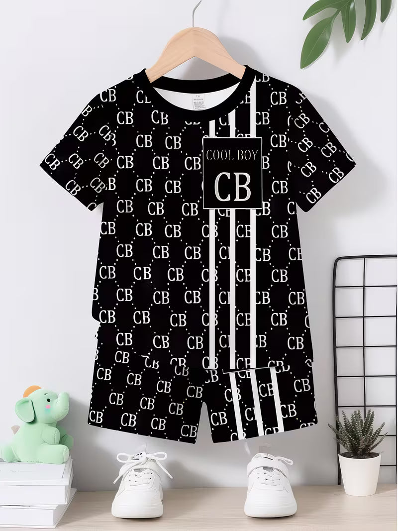 Two-Piece Set for Baby Boys Featuring a Stylish Black And White