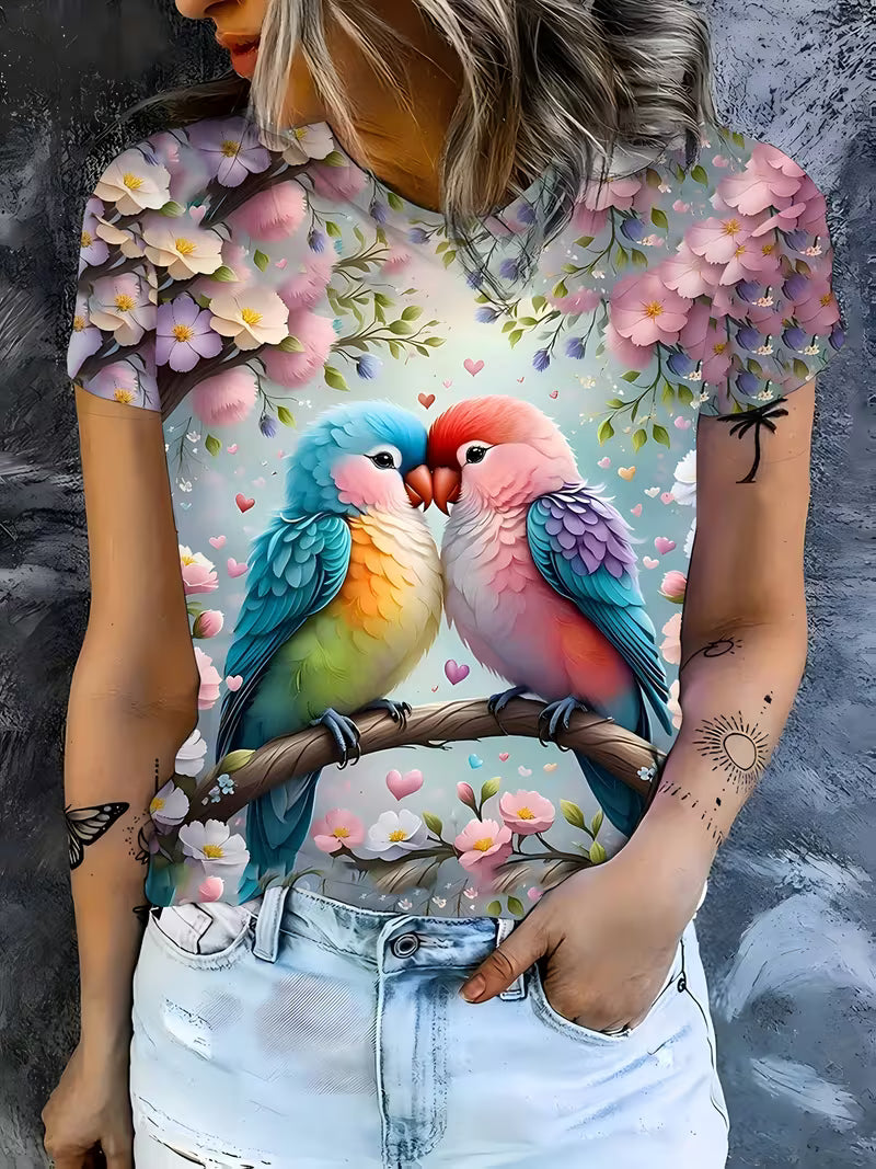 Short-Sleeved T-Shirt for Women Featuring an Adorable Cartoon Parrot Design